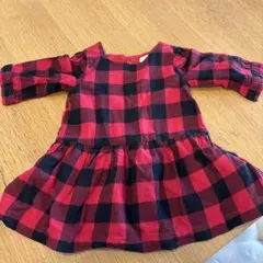 赤と黒のチェック柄ワンピース