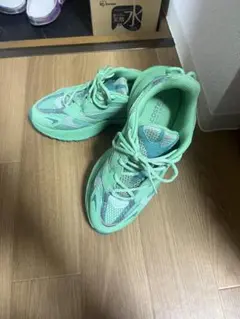 LACOSTE スニーカー ライトグリーン　かなりお得！のサムネイル