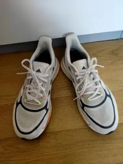 【送料無料】adidas ランニングシューズ ホワイト