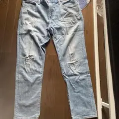 ライトブルーダメージデニムパンツ