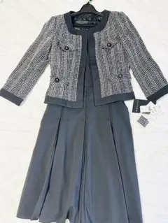 黒　ブラック　スカート型スーツ