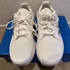 adidas ランニングシューズ　23.5cm