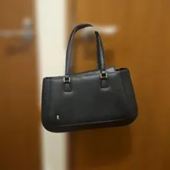 黒いトートバッグ