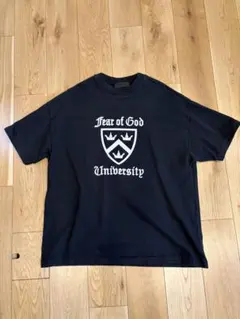 ESSENTIALS Fear of God University Tシャツ