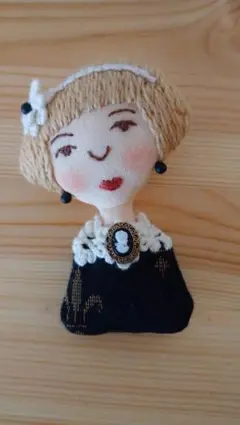鈴木治子さんブローチ カントリー