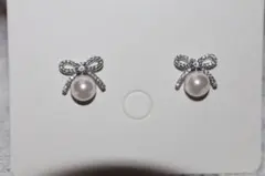リボンモチーフ パールピアス