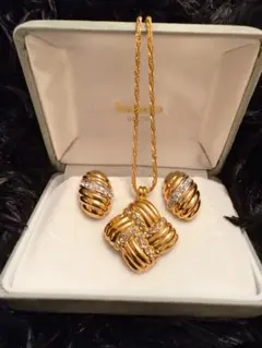 オールドサンローラン　YSL ゴールドメッキ ネックレス＆イヤリングセット