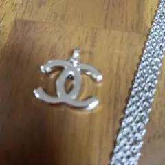 CHANEL シルバー ダブルCロゴ チャーム チェーン付き