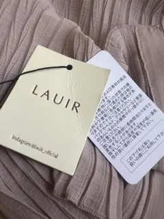 LAUIR プリーツ加工 長袖ブラウス ベージュのサムネイル
