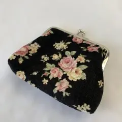 バラ花柄のがま口財布 黒