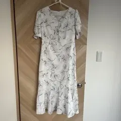 Dazy 花柄ワンピース　フラワープリント パフスリーブ ワンピース