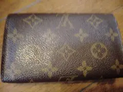 LOUIS VUITTONポルトモネ ビエ トレゾール　財布