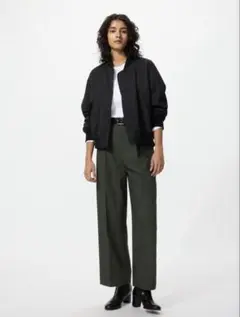 ユニクロ　タックワイドパンツ ダークグリーン　Mサイズ