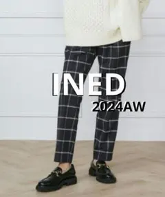 美品 INED 2024 定価2万 ワンタックテーパードパンツ 黒チェック9