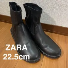 【美品】ZARA 黒 ジッパー付きブーツ 合成皮革 スタッズ付のサムネイル
