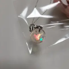レジン　ストラップ　蝶とハート　ハンドメイド