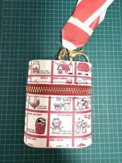 キャラクター柄ポーチ ファスナー付き