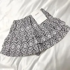 ト*モ様 新品未使用　9900円　Bebe ダマスク柄　フリルスカート　スカパン