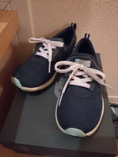 New Balance ネイビー スニーカー
