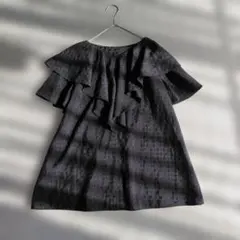 【極美品】UNFILO アンフィロ フリルブラウス Mサイズ ブラック 黒のサムネイル