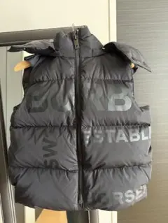 値下げ、BURBERRY ブラック ダウンベスト 110cm