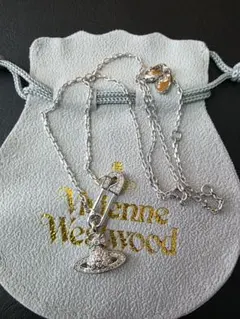 【新品未使用】Vivienne Westwood ネックレス 安全ピン オーブ