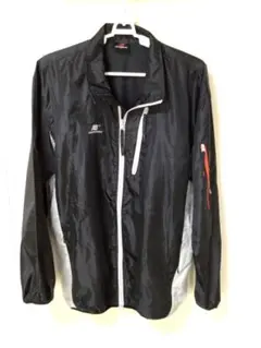ニューバランス　ウインドブレーカー