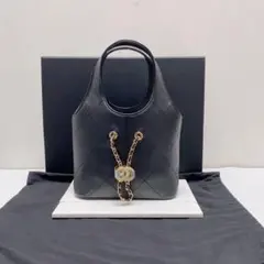 CHANEL黒のキルティングレザー ハンドバッグad