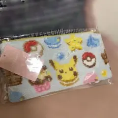 FEILER/フェイラー　ピカチュウ　型取りポーチ フェイラーブランド「LOVERARY BY FEILER」からポケモンデザインの