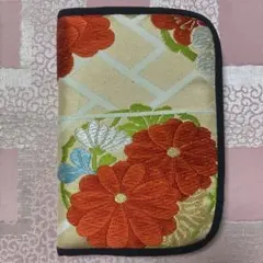 【帯リメイク】花柄刺繍 通帳入れ　お薬手帳ケース　マルチケース
