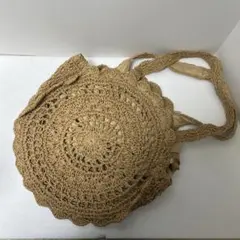 ベージュ かご編み風バッグ 円形デザイン