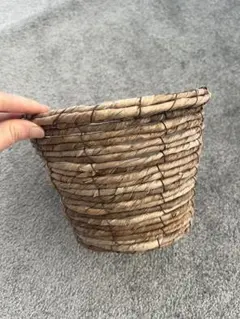 天然素材の円筒形バスケット