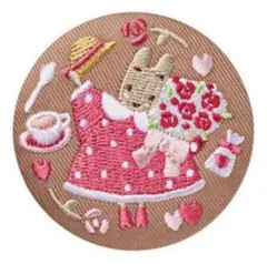 サンリオ刺繍缶バッチ　マロンクリーム