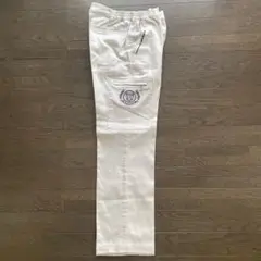 ホワイト ストレートフィットパンツ