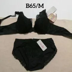 B65　ブラック　トリンプ　天使のブラ　スリムライン　ブラレットデザイン