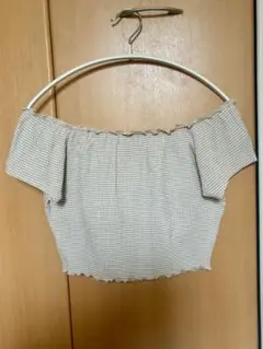 【GU】オフショル　ショート丈トップス