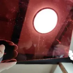 板ガラス　濃いワイン色　アンティーク