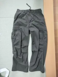 GU カーキ カーゴパンツ 　ワイド