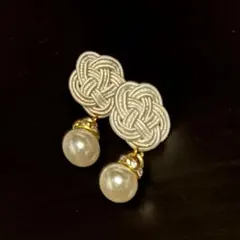 【水引ピアス】梅結び 白×白ラメ☆ 入学式 結婚式
