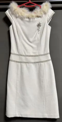 Private Labelファー襟 ビジュー付き ノースリーブワンピースSサイズ