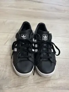 adidas アディダス　ブラック スニーカー　オリジナルス　23cm