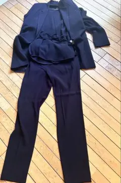 美品】セオリーリュクスEXECUTIVE パンツスーツノーカラー 黒 ブラック