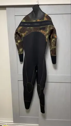 フロントジップドライスーツ新品未使用