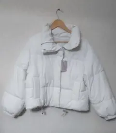 白 ダウンジャケット