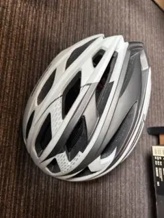 ロードバイク用ヘルメット ホワイト グレー