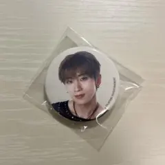 INI 許豊凡 フェンファン XQUARE カプセルトイ ミニ缶バッチ