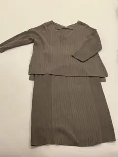 リブ編みVネックセットアップ（カーキ)