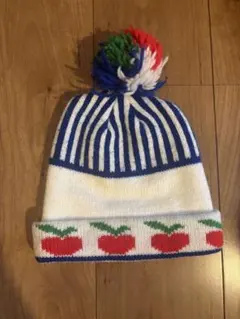 キッズ ニット帽 ポンポン付き りんご柄　used