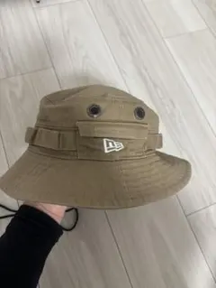 New Era ベージュ バケットハット
