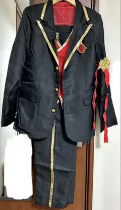 ツイステッドワンダーランド ハーツラビュル 制服 コスプレ衣装のサムネイル